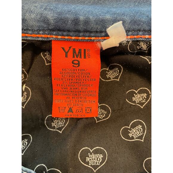 YMI WannaBettaButt? Jean shorts 9 Jr size. Lo-rise - Picture 5 of 10